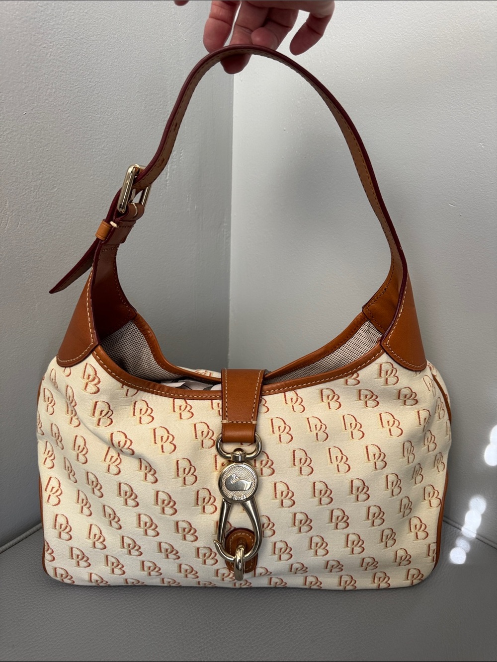 DOONEY & BOURKE CREAM TAN CANVAS LEATHER DB LOGO LOCK HOBO CRESCENT SHOULDER BAG